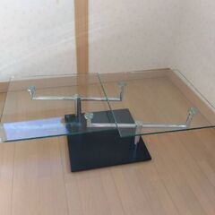 デザイナーズテーブルの画像