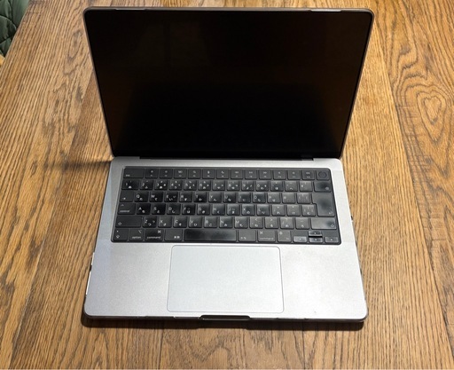 MacBook Pro     M3 1TB 16GB