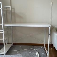 　　本棚付きテーブルの画像