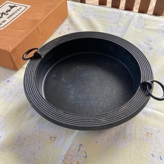 すき焼き鍋の画像