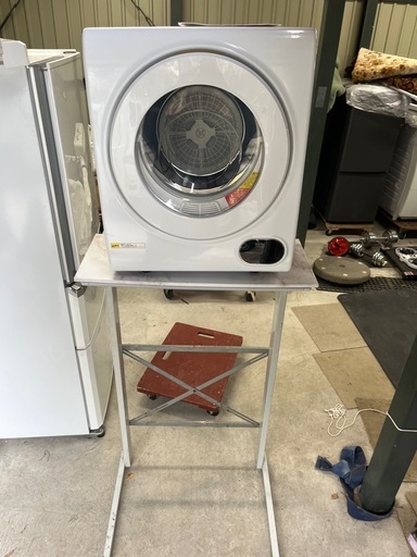 場所を問わずコンパクト！衣類乾燥機2.5kg(1〜２名目安)設置台おまけ！