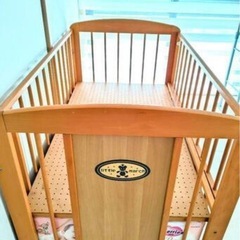 ベビーベッドの画像