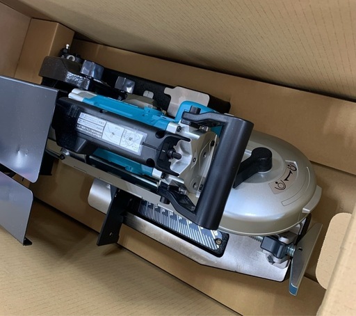 マキタ　ポータブルバンドソー　2107FW 2025年製