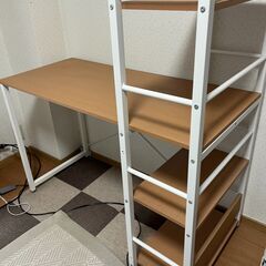 引っ越しのため、机を売りますの画像
