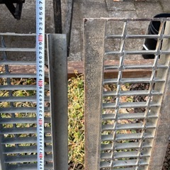 　グレーチング　U字溝　側溝蓋　2枚 中古品　の画像