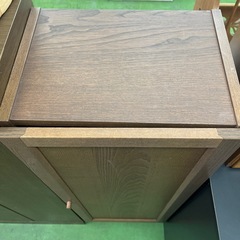扉付き　棚　収納家具　3段　茶色　木製　物置　物入れの画像