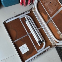 折りたたみテーブルの画像