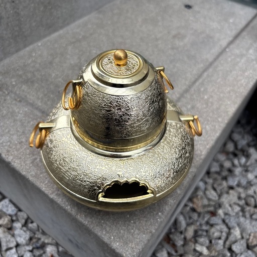 「黄金茶釜