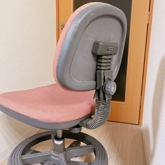 クロガネ 学習椅子、学習チェアの画像
