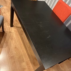 IKEAダイニングテーブルの画像