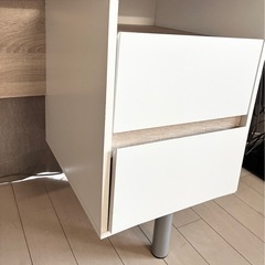 　今週末大募集！デンマーク製デスク、LOWYAロウヤのチェアー、タッチ式ライトの画像