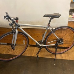 【クロスバイク】700c 8段変速　グレーの画像