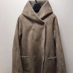 2、3回使用 アーバンリサーチ　リバーシブルフェイクムートンショートコートの画像