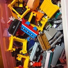 男の子オモチャ、ケースごと500円でどうぞどうぞの画像