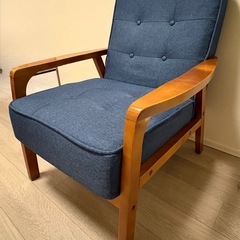 【北欧風 1人掛けソファ】ネイビー×木製アームの画像