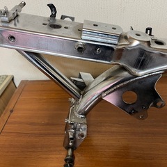 ホンダメッキゴリラ6V書付きメインフレーム美品　検モンキーダックスシャリーカブの画像