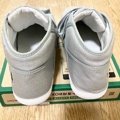 LACOSTE キャンバス ハイカット スニーカーの画像