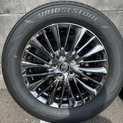 30アルファードエグゼクティブラウンジタイヤホイールセットの画像