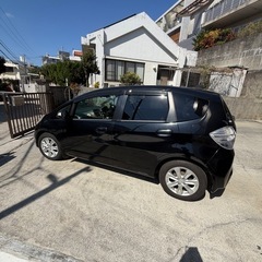 早くも値下げ　走行・燃費抜群フィットハイブリッド　ブラックの画像