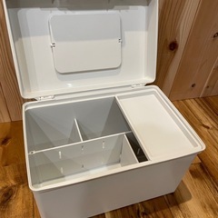 無印　ポリプロピレン　救急箱　ホワイトグレー約幅２６×奥行１８×高さ１８ｃｍの画像