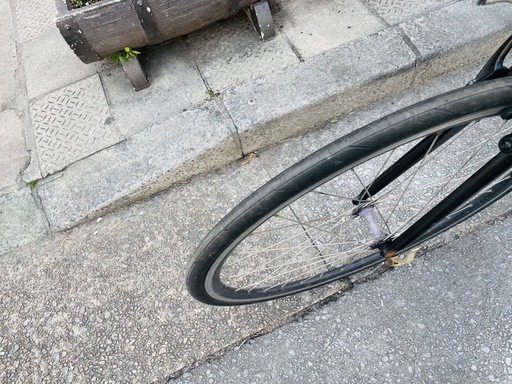 『ＳＡＬＥ　３０％』　クロスバイク　フジ　７００ｘ２８ｃ　2x8変速　フレーム　アルミ　黒　配達可能