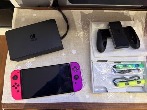 Nintendo 
Switch本体　カスタムカラー
