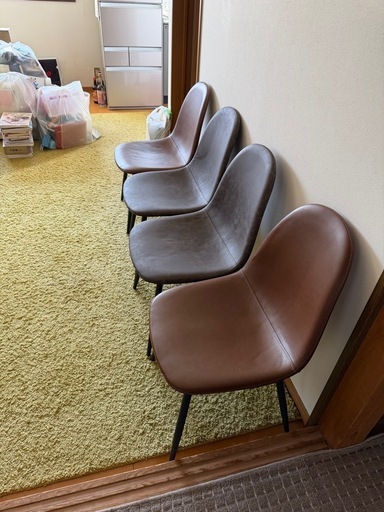 決まりました?ダイニングチェア4脚