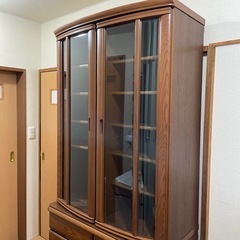 決まりました　木製キャビネット　食器棚　　キッチン収納の画像