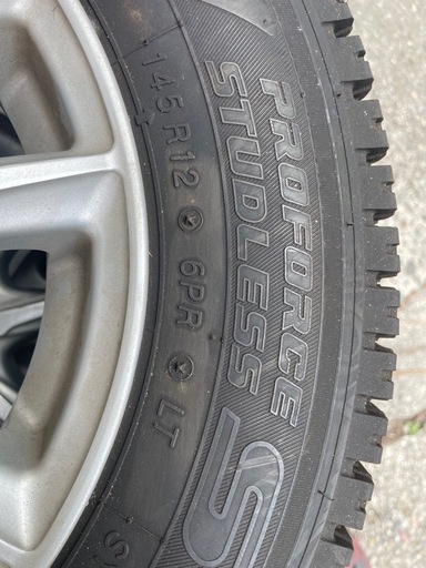 145R12スタッドレス　４本