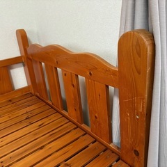 ベッドフレームの画像