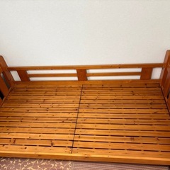 ベッドフレームの画像