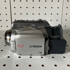 昭和レトロビクターハンディカメラ2種セットばら売り、値下げ不可‼️現状品　早いお取引きの方を優先させて頂きます。値引き不可‼️ばら売り不可‼️
の画像