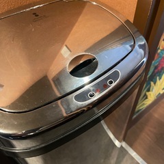 ステンレスゴミ箱、自動開閉、45L、2個セットの画像