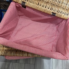 カゴ　２つの画像