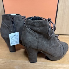 【新品タグ付き】フェミニンカフェ　ショートブーツの画像