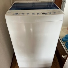 冷蔵庫、洗濯機と上置き、ダブルベッド
の画像