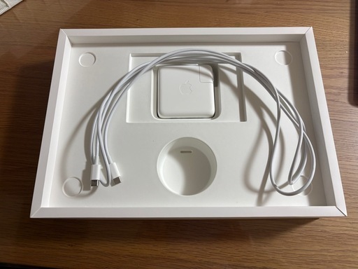 MacBook Pro 2022 M2 メモリ8GB/256 13インチ