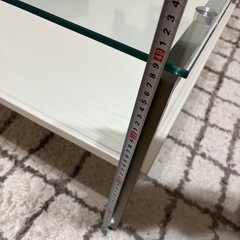 ニトリ　ローテーブル　ガラス　
白の画像