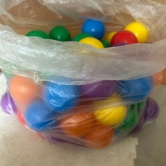 ボールプールのボールの画像