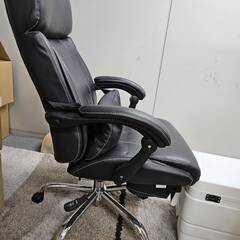 イス、革張りの画像