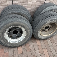 235 75R 15 タイヤホイールセットの画像