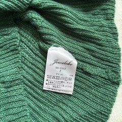 Jewelobe（ジュエローブ）グリーンニットです。 の画像