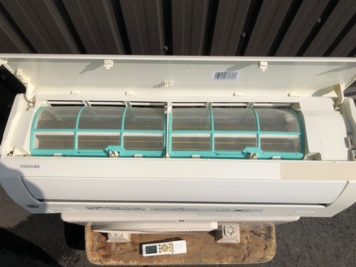 東芝 6〜8畳 2.2kWルームエアコン RAS-G221M(W) 2020年製