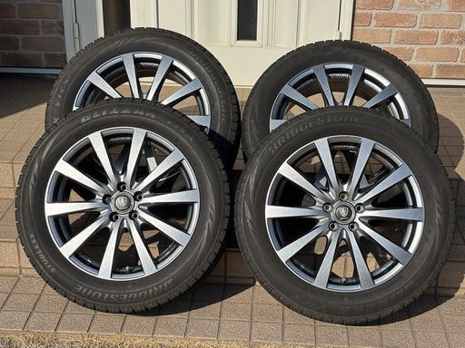 マナレイスポーツ　スタッドレスタイヤ 215／55Ｒ17 2018年製　ブリヂストン　ブリザックVRX BRIDGESTONE BLIZZAK VRX