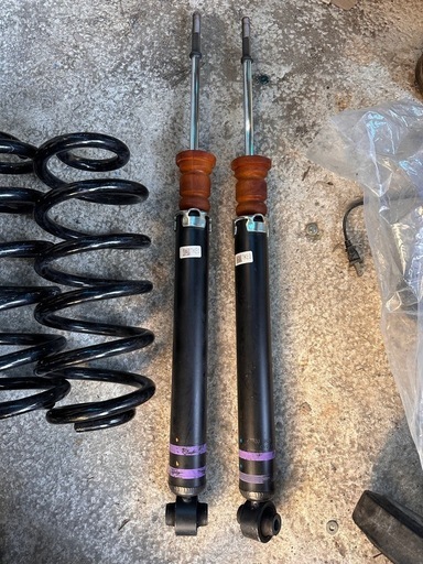 トヨタ純正サスペンション1台分 新品保管