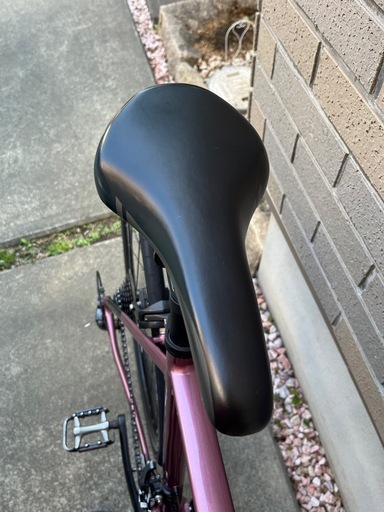 GIANT FORMA 2023 ジャイアント　ピンク紫　使用極小ほぼ新品自転車700クロスバイク
