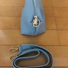 【未使用】ショルダーベルト付きポーチ(ノーブランド)の画像