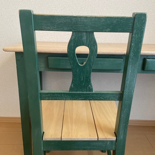 アンティークな机と椅子セット