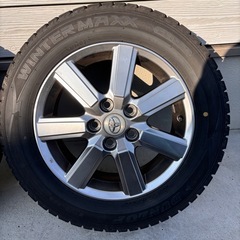 スタッドレスタイヤ　ヴォクシー　トヨタの画像