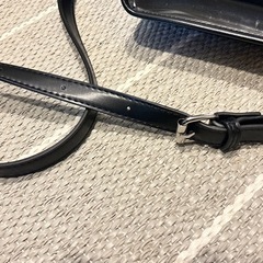 AZUL BY MOUSSY（アズール）／クリア×ブラック ショルダーバッグの画像